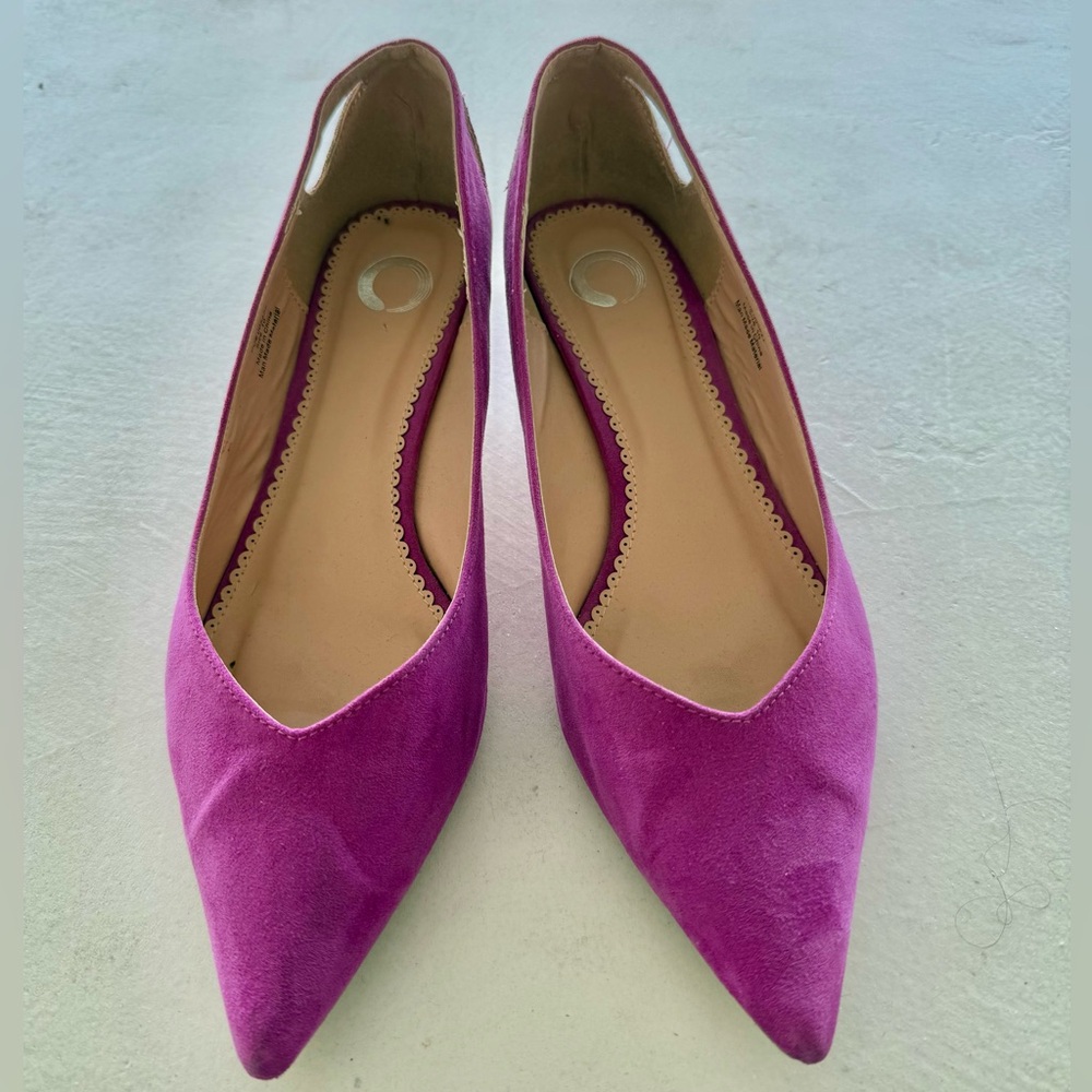 Chic Magenta Women's Kitten Heels - Picture 1 of 2
